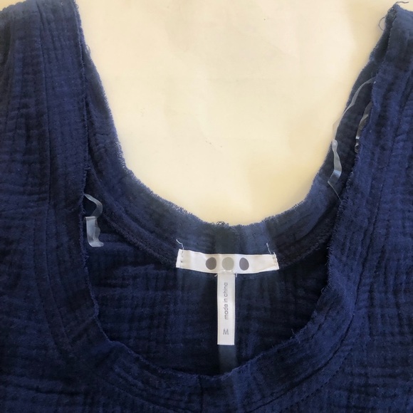 Three Dots Women’s Navy Blue Gauze Raw Hemline V-Neck Sleeveless Tank Size M - Picture 9 of 14